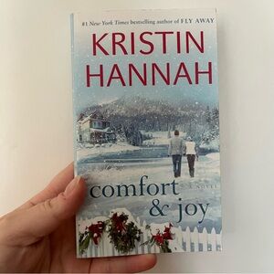 📚 4/25$ 📚 Comfort & Joy by Kristin Hannah Book